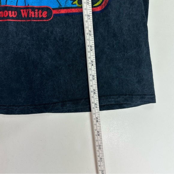 NWOT Dia De Muertos Scull Graphic Print T-Shirt Sz Medium Black Washed Out - Picture 4 of 5